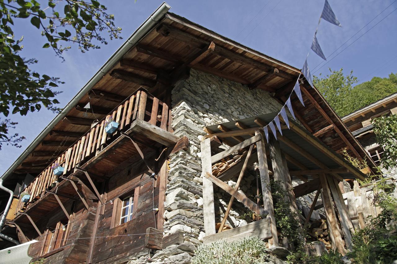 Lieu Secret Dans Les Alpes Suisses Villa Le Tretien ภายนอก รูปภาพ