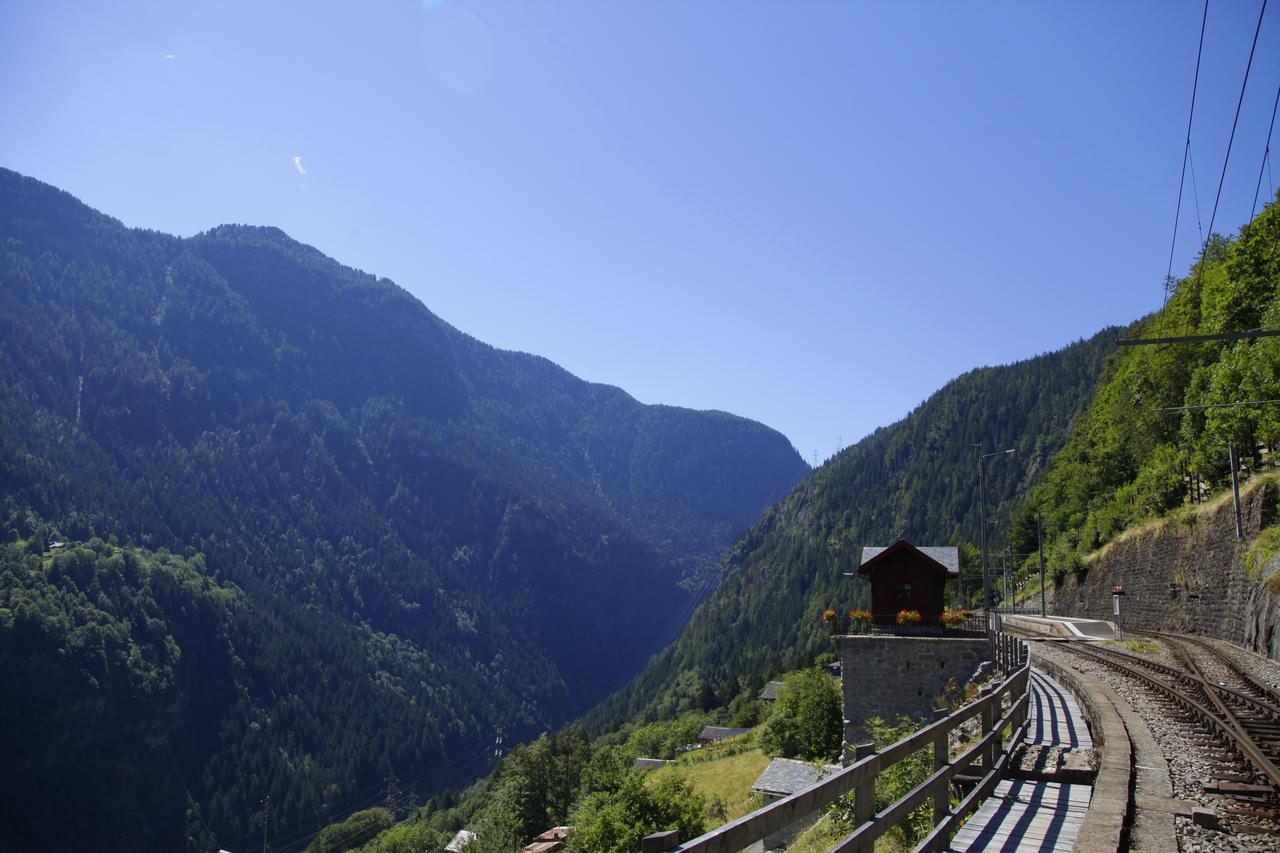 Lieu Secret Dans Les Alpes Suisses Villa Le Tretien ภายนอก รูปภาพ