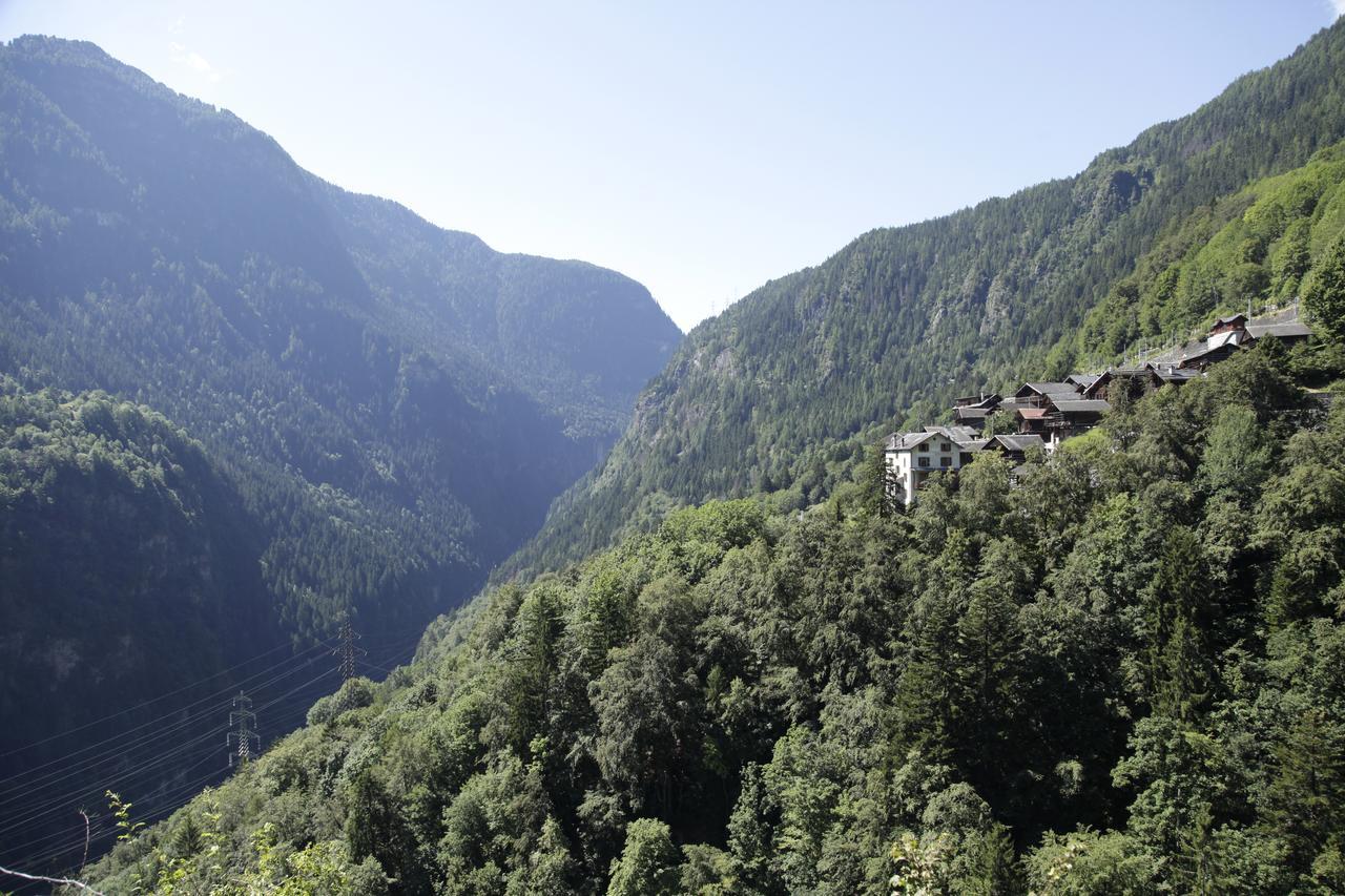 Lieu Secret Dans Les Alpes Suisses Villa Le Tretien ภายนอก รูปภาพ