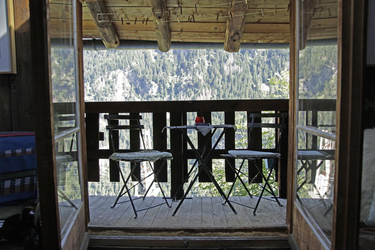 Lieu Secret Dans Les Alpes Suisses Villa Le Tretien ภายนอก รูปภาพ