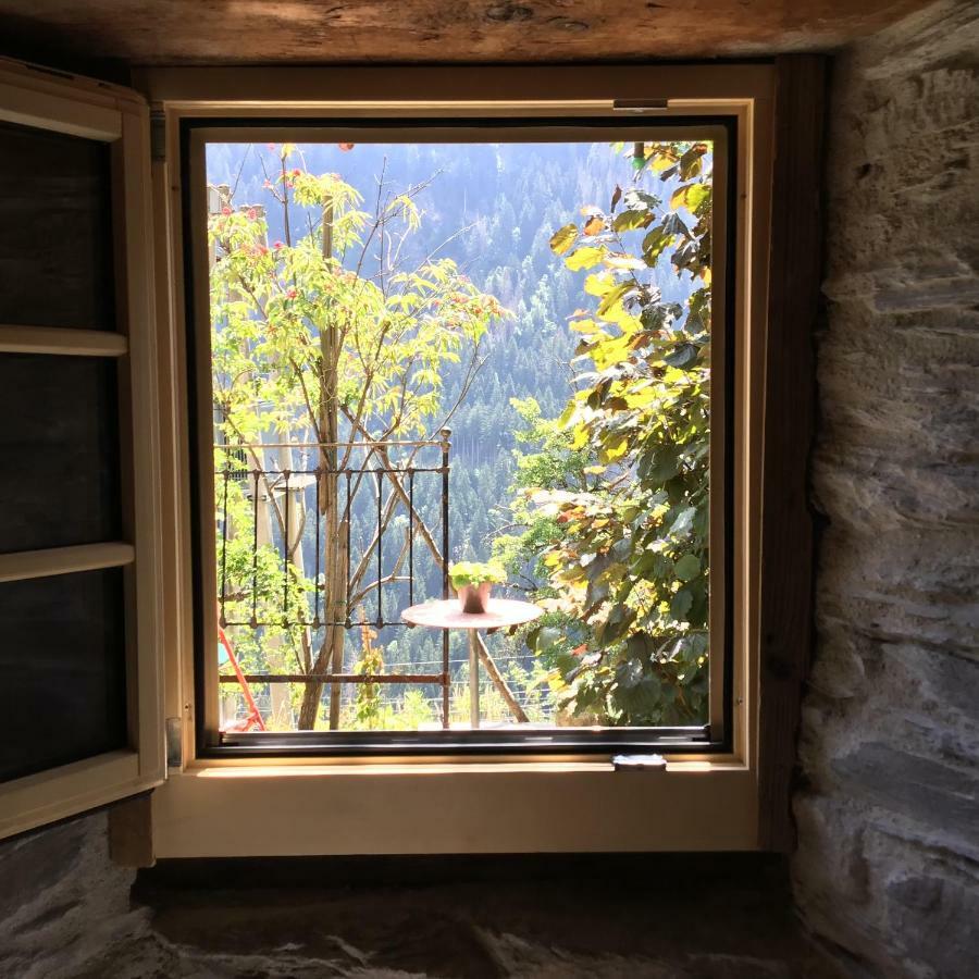 Lieu Secret Dans Les Alpes Suisses Villa Le Tretien ภายนอก รูปภาพ